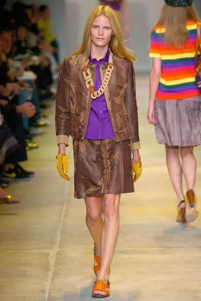 Look 30